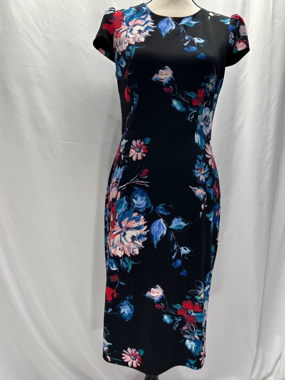 BETSEY JOHNSON Black Floral Kit Stretch Midi Sheath Dress 4 Cap Sleeves Back Zip